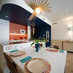 Roma Divine Cinéma Et Jardin Appartamento Nîmes