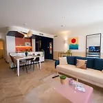 Roma Divine Cinéma Et Jardin * Nîmes