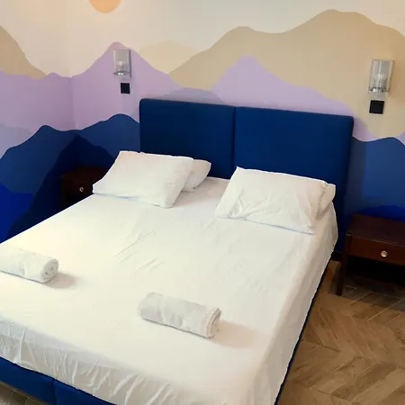 Roma Divine Cinéma Et Jardin