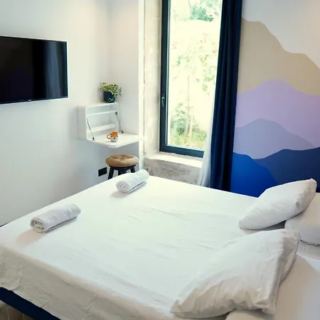Roma Divine Cinema Et Jardin Apartman Nîmes