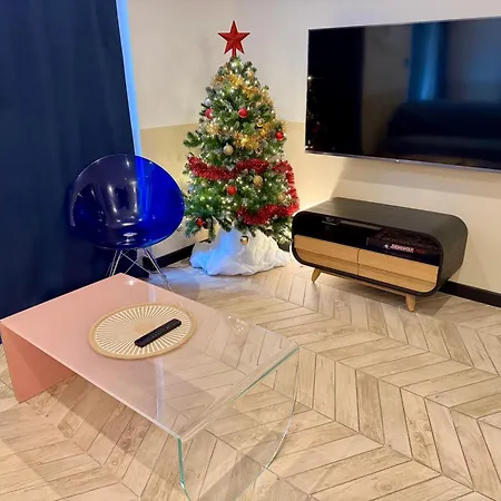 Roma Divine Cinema Et Jardin Lejlighed Nîmes