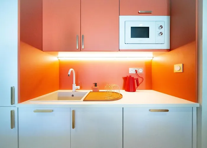 Roma Divine Cinema Et Jardin Apartamento Nîmes