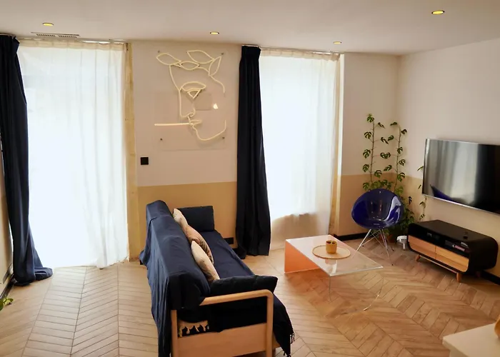 Lägenhet Roma Divine Cinema Et Jardin Nîmes